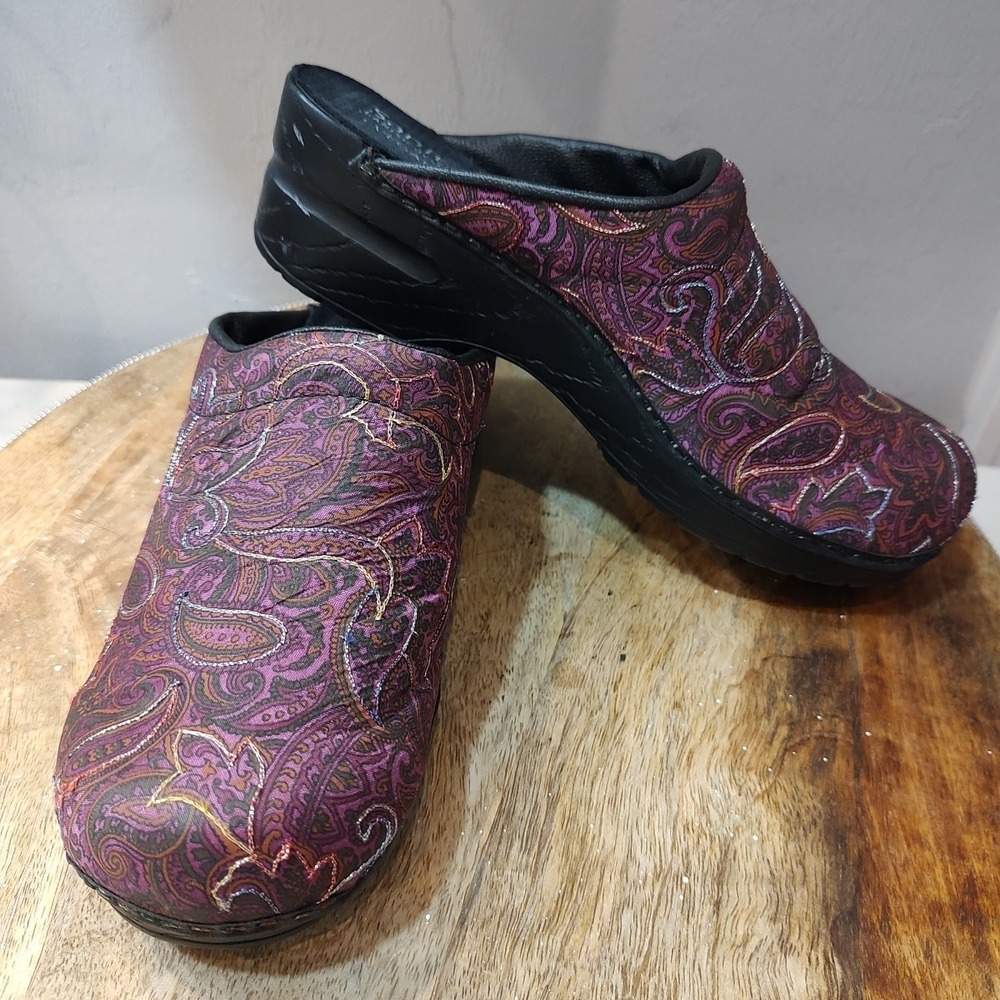 Sanita Professional Clog Slip On Purple Paisley Fabric Tapestry Women Sz 7.5